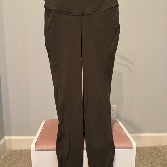 Lululemon BASE PACE HIGH-RISE TIGHT 25" size 6 - Picture 2 of 3
